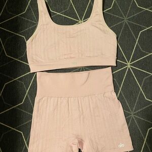Alo yoga set in sugar plum pink; only used a couple times